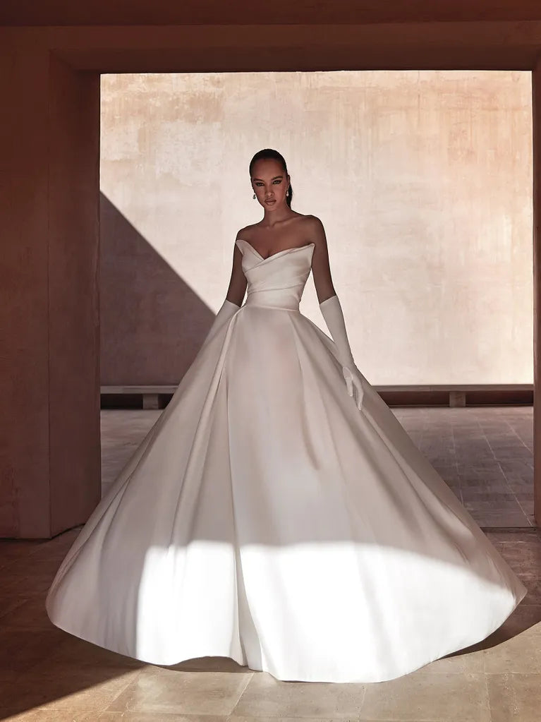 victoria wedding dress designer This Former Thom Browne Designer Spent Over 200 Hours Creating a Veil for Her Wedding