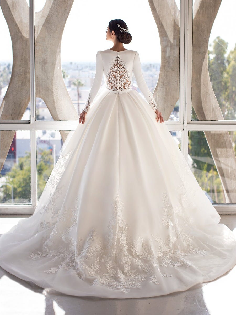 BROWN – Victoria Couture