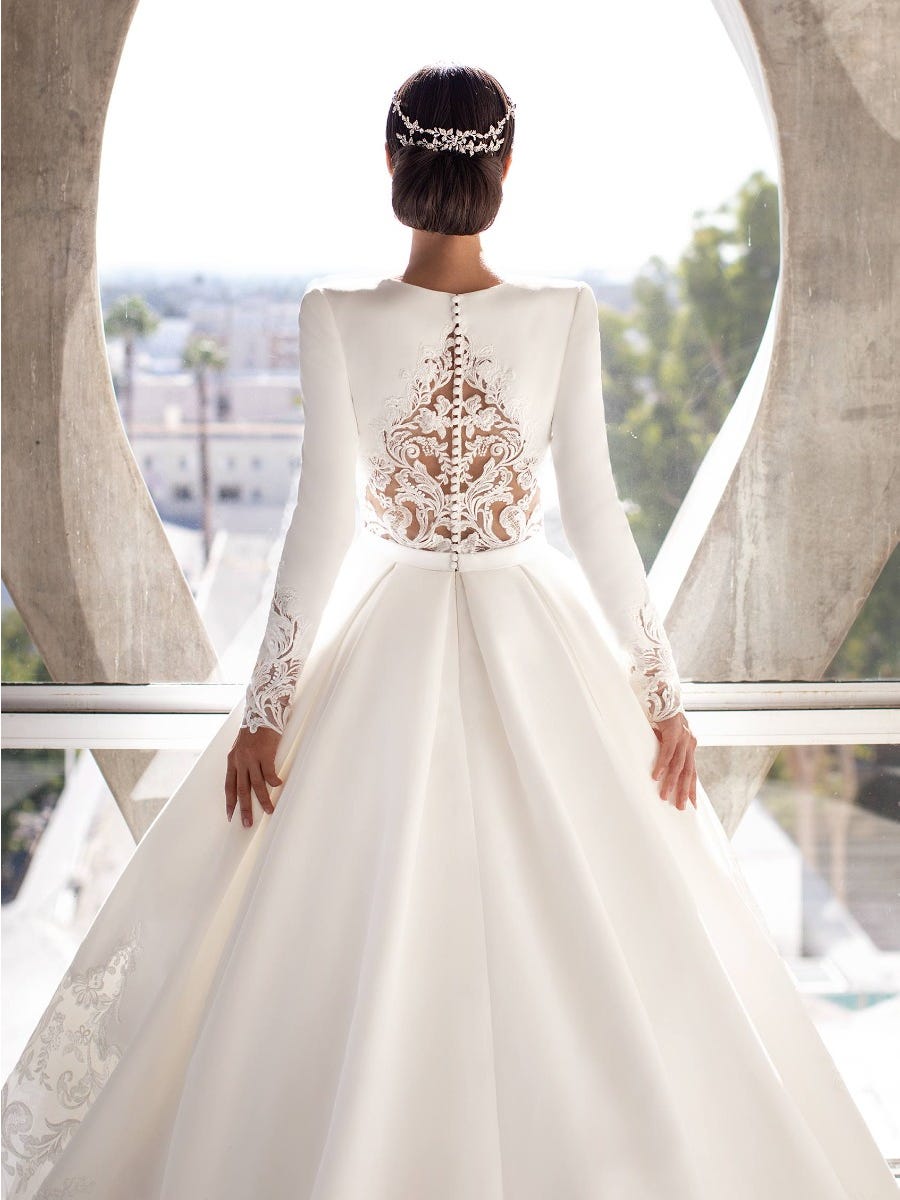 BROWN – Victoria Couture
